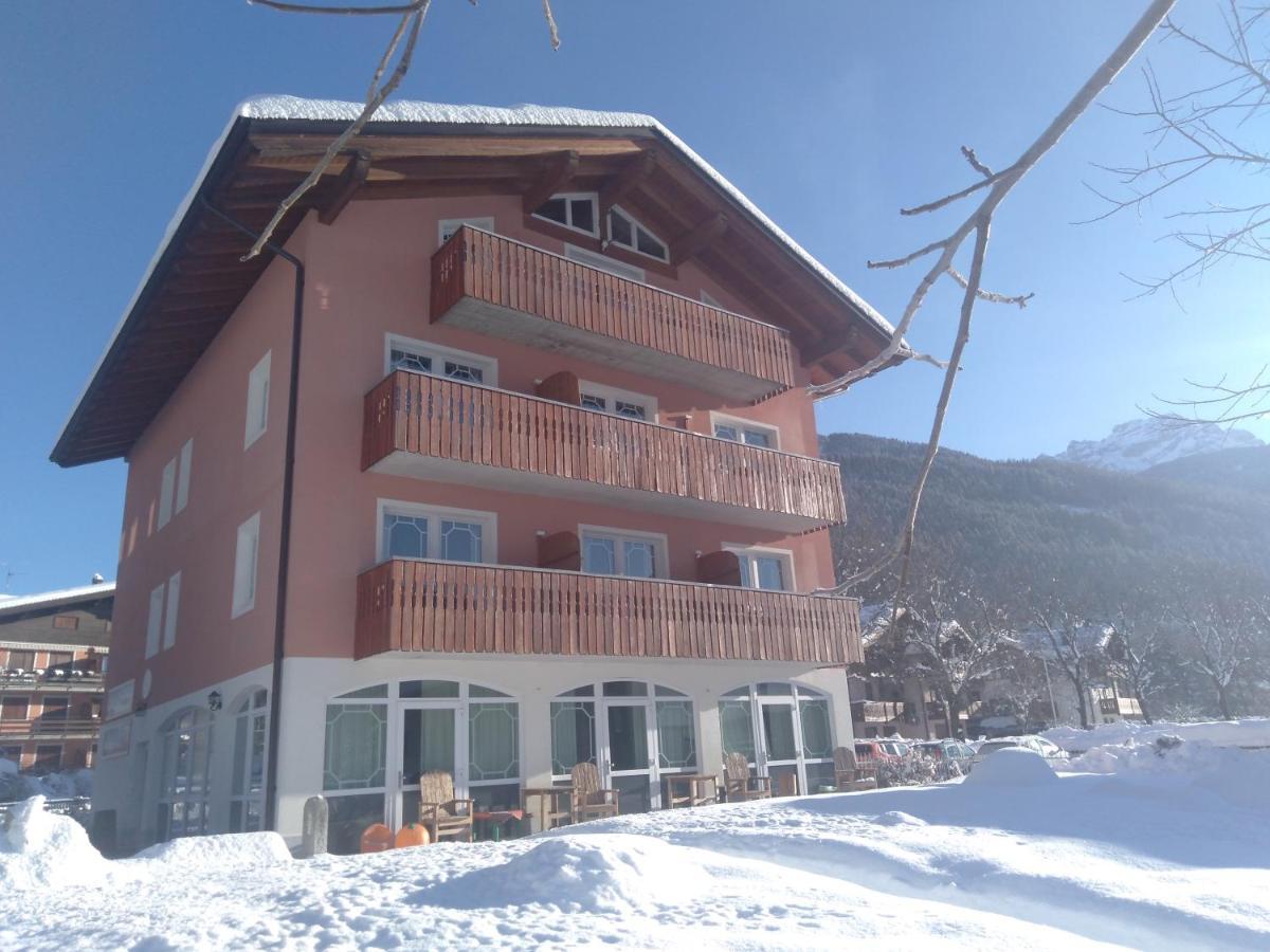 קאריזולו Hotel Garni Al Nardis מראה חיצוני תמונה